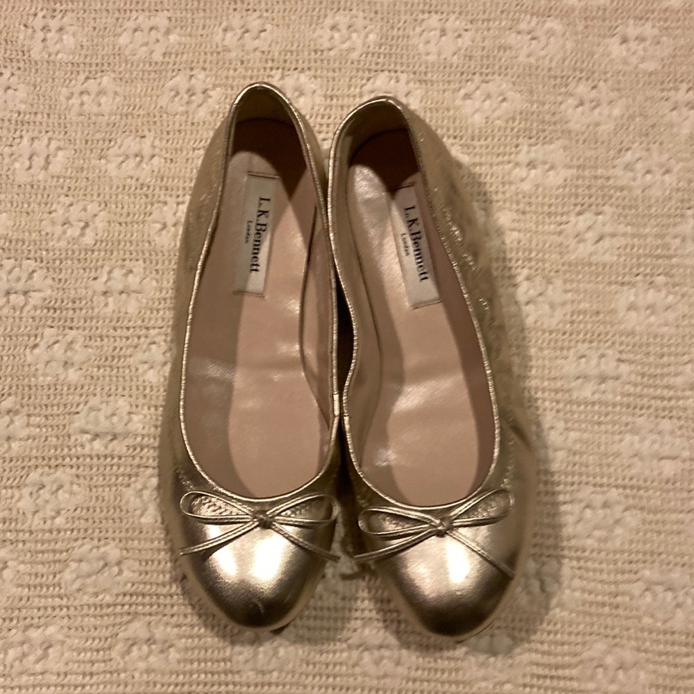 LK Bennett size 6.5 gold leather flats with bow detail